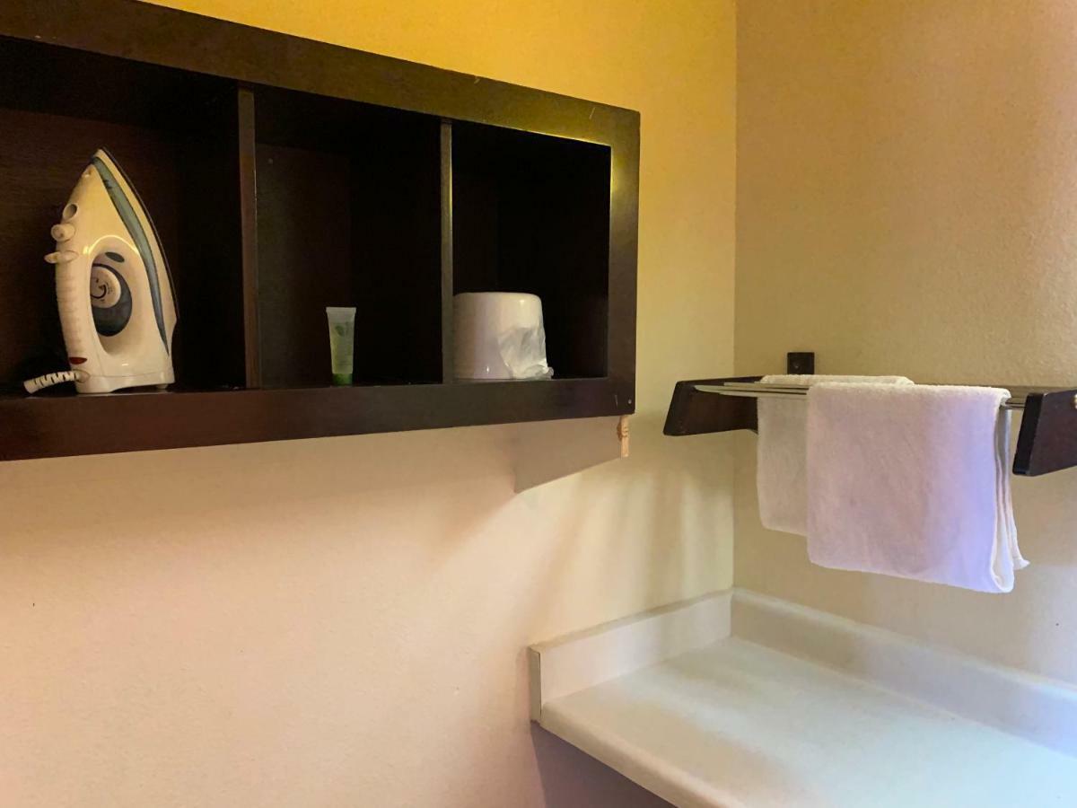 Lancaster Inn Екстериор снимка
